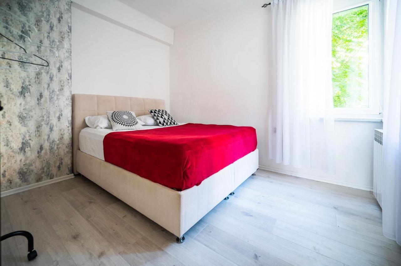 Modern 1bdr Near Center Apartment *